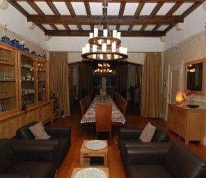Hotel Ambassade Arena 3*